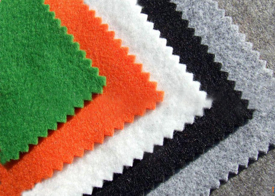 acheter Non chiffon de nettoyage de polyester de textile tissé perforé par aiguille molle pour des chiens online manufacture