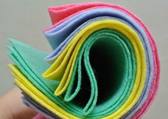 acheter Non absorption d'eau perforée par aiguille adaptée aux besoins du client de conservation de la chaleur de textile tissé online manufacture