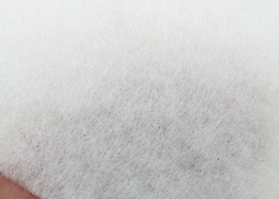 Largeur inférieure à 3,2 m Volume élevé Air à travers non tissé pour couche bébé 100% polyester