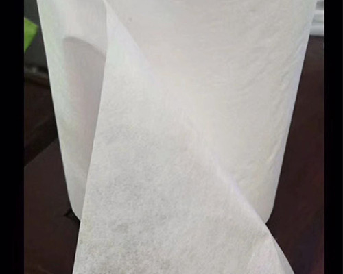 Filtrage par soufflage en fusion pour la fabrication de chemises isolantes Produits de protection médicale